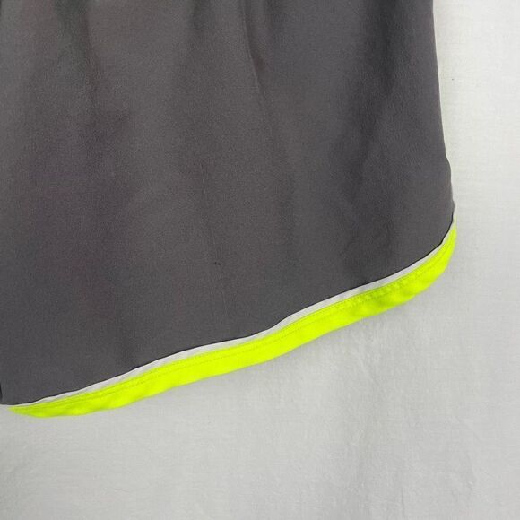 Under Armour Heat Gear Semi-Fitted Neon Short - Women’s M - Picture 3 of 5